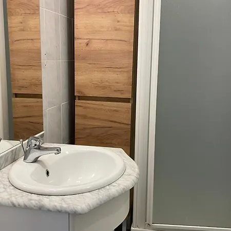 6 Personnes Au Coeur De - Fr-1-858-23 * La Bourboule