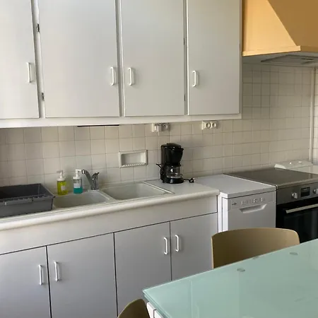 Familial Au Centre De La Bourboule, 6 Pers. - Fr-1-858-23