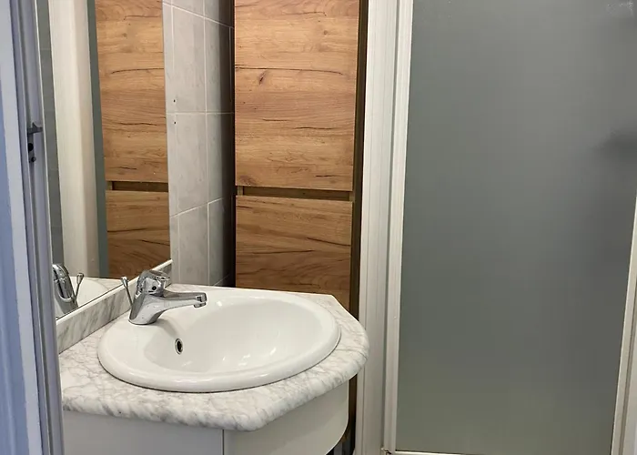 Familial Au Centre De La Bourboule, 6 Pers. - Fr-1-858-23 * La Bourboule